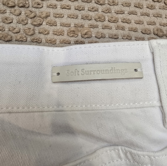 Soft Surroundings The Ultimate Denim Pull On Shorts White Slimming Size Medium - Picture 12 of 13